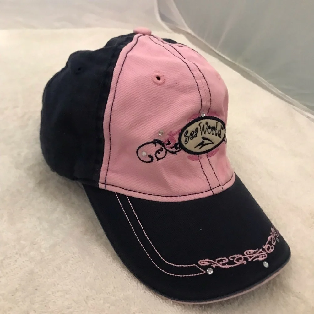 Sea World Adventure Parks Girls Adjustable Pink Black Sequined Cap